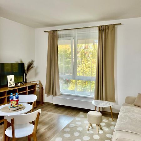 Lia Apartman - Private Parking Bratislava Exterior photo