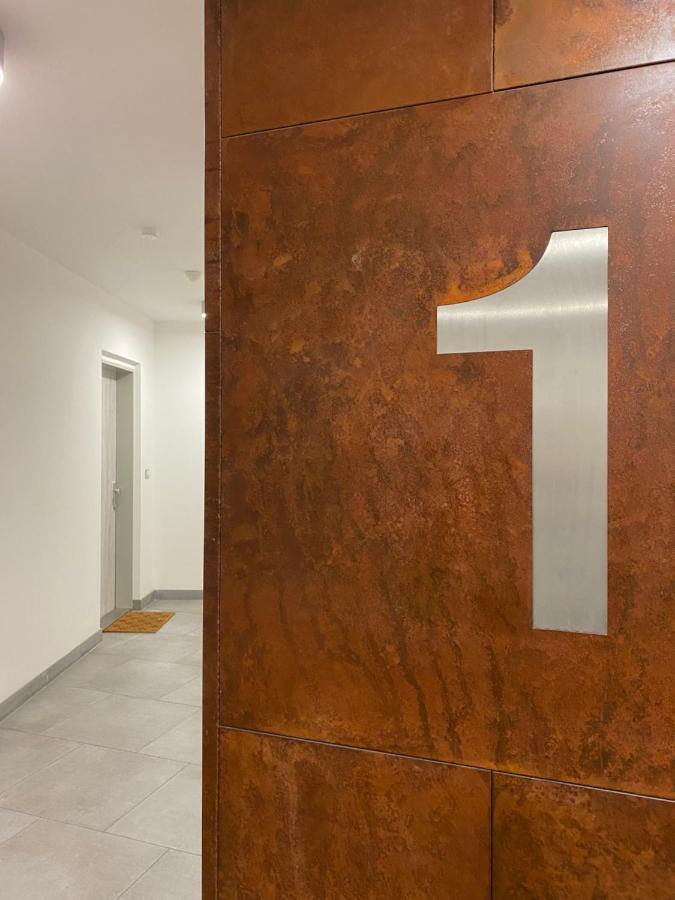 Lia Apartman - Private Parking Bratislava Exterior photo
