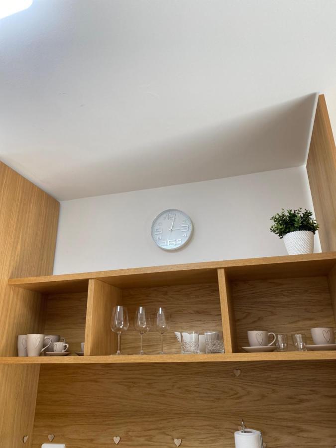 Lia Apartman - Private Parking Bratislava Exterior photo