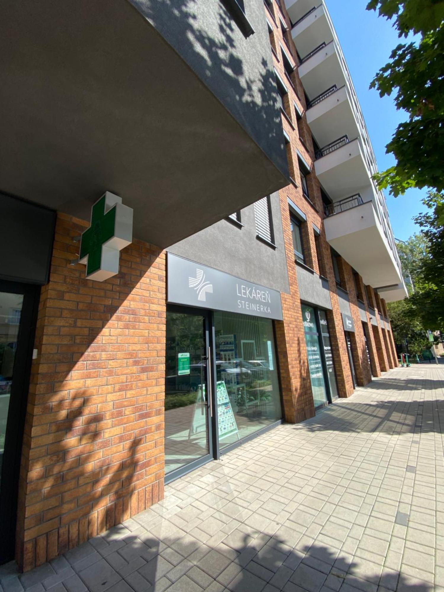 Lia Apartman - Private Parking Bratislava Exterior photo