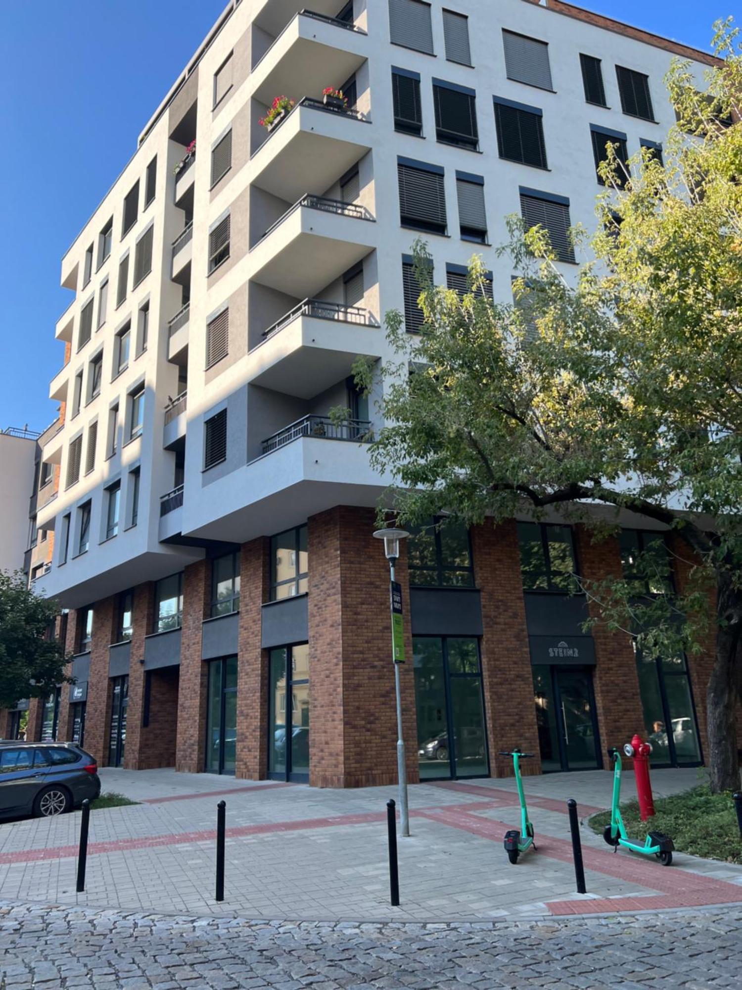 Lia Apartman - Private Parking Bratislava Exterior photo