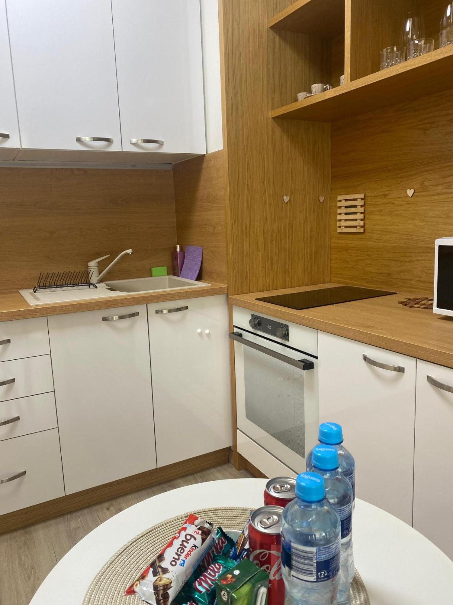 Lia Apartman - Private Parking Bratislava Exterior photo